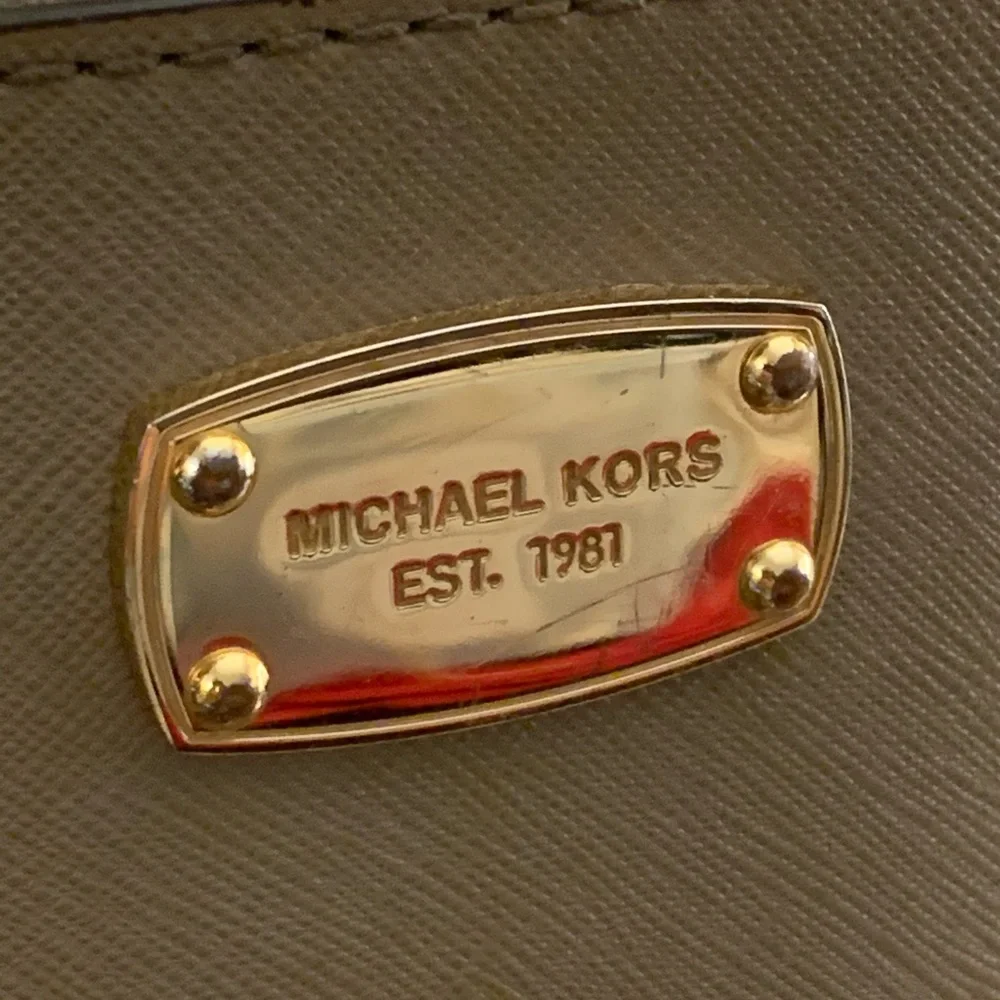 Michael Kors Kellen Saffiano Satchel Purse - Picture 3 of 16